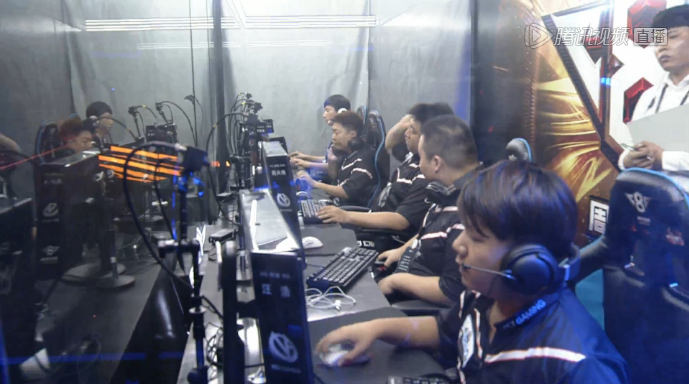 司机和HongQ谈论他们战胜 Movistar KOI 的胜利、扭曲命运的游戏玩法以及从Baus获得的灵感